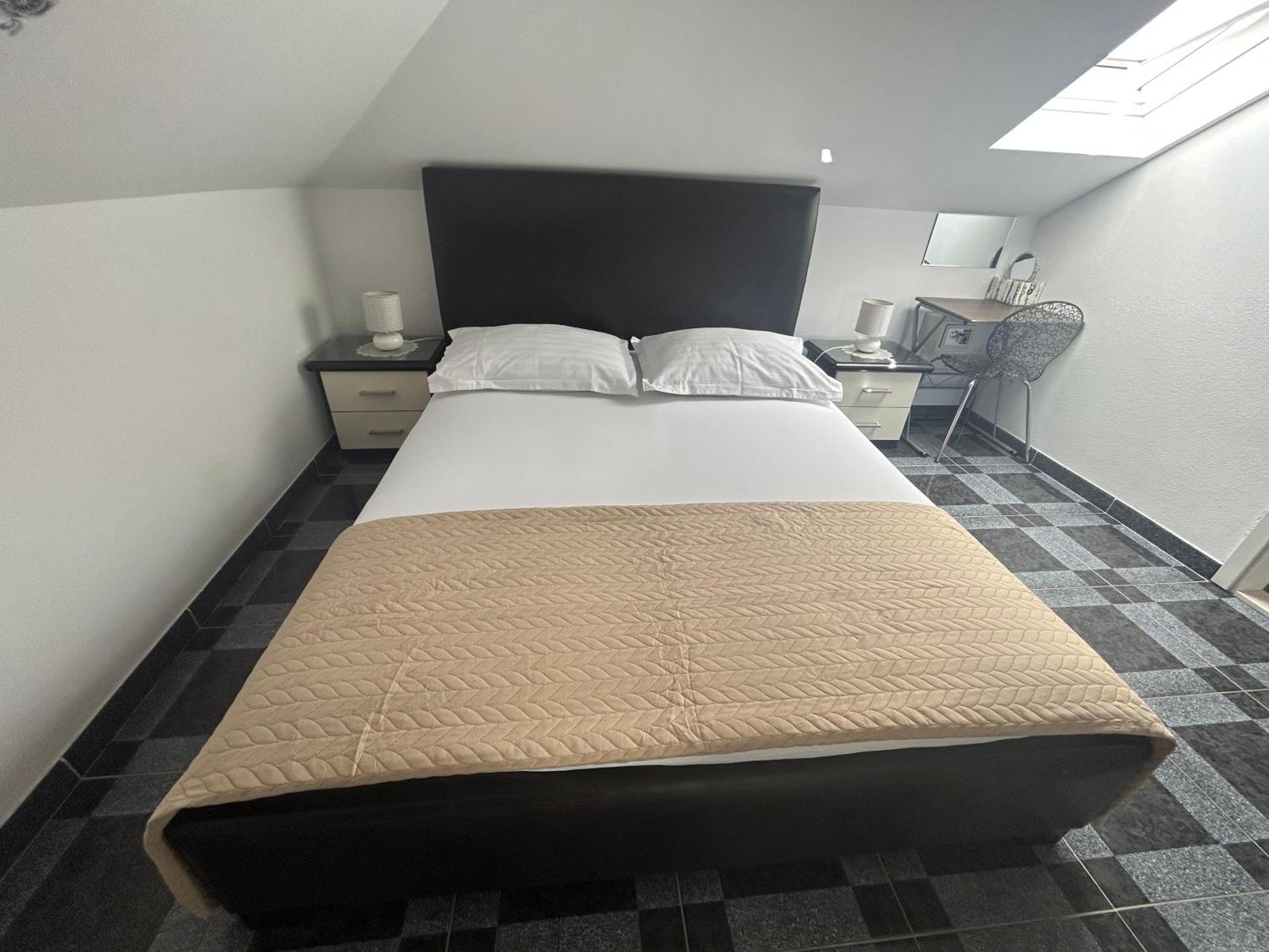 Apartments Sanda 2 Promajna Kültér fotó